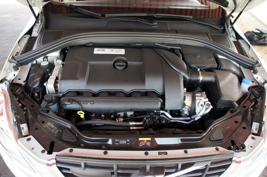  Volvo XC60 R-Design 2012 года  (фото 79 из 90)